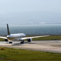 延着便 ＆ 通常 便 2機のボーイング 787-10 シンガポール航空 。スクートは出発がズレこんだ787-8❗️