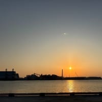 清水港の朝陽は古代から変わらず