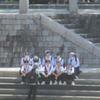 広島市の平和公園はインバウンドのツーリストと修学旅行生でいっぱいです・・・G7広島サミット効果でしょうか？