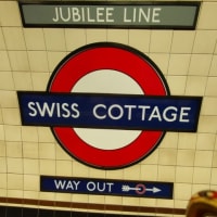 ロンドン地下鉄内で。。。