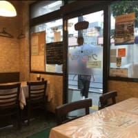 両国の「町の洋食屋さん　クインベル」を訪ねて　キッチンのオーナーシエフと若者に　自然体で出す技の凄さと誇りを感じた。