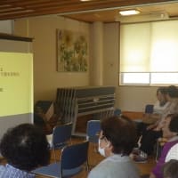 オレンジカフェ(認知症予防カフェ)にて回想法