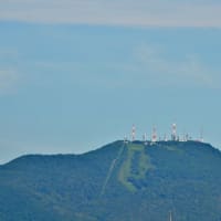2025.07.06(日)AM07:24の藻岩山・平和祈念塔・手稲山・三角山・円山