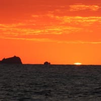 ２０２５　夕日バカ３　（トド岩のダルマ）