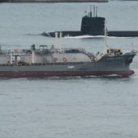 関門海峡　海上自衛隊潜水艦　浮上航行姿　おやしお型