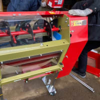 株式会社ホクエツ ロール式里芋毛羽取機 SK-300S 100v電源仕様