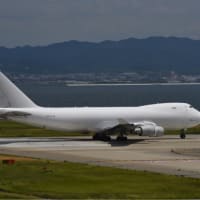 “仔馬”搬送チャーター便　大韓航空747-8 延着で離陸は見れなかったけど・・❗️