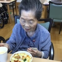 #ケアライフ聖　昼食にお弁当を頼みました。