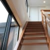 ビート住建　0745-55-2939　建築士が考える階段　無垢材を使用