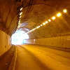 バーチャル越境、県境にあるトンネル。