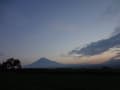 富士山と８月の雲