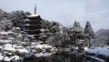 雪の日の瑠璃光寺