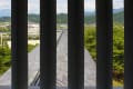 [81]彦根城西の丸三重櫓最上階から櫓の下を見る.jpg