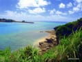沖縄の海と青い空