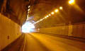 バーチャル越境、県境にあるトンネル。
