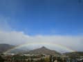 虹と山