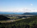 [8]小谷城址から見る山本山城（右）と、竹生島（中央）.jpg