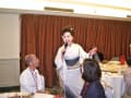 [16]「土佐の潮風」を歌う　岡田 由美さん 須崎市出身