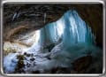 小樽の秘境、氷結する穴滝