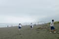 07.20　第30回　地域ふれあい奉仕活動実施 日向 轍の会・高校生総勢70名でお倉ヶ浜のゴミ拾いをしました。
