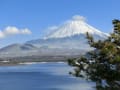 2013年2月　本栖湖から見た富士山