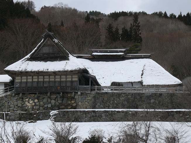 雪に被われた 南部曲り家千葉家 みちのくの山野草 雪に被われた 南部曲り家千葉家 みちのくの山野草