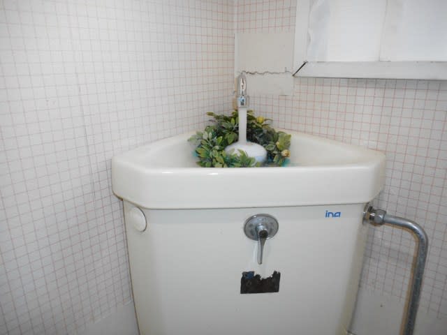 LIXIL(旧INAX)のトイレの部品交換・・・四街道市 - (有)内設備工業･･･千葉の水道屋さんの工事日記