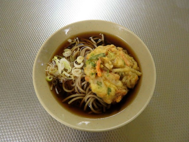 札幌 街の一コマ 立ち食いそば コツコツ歩き隊