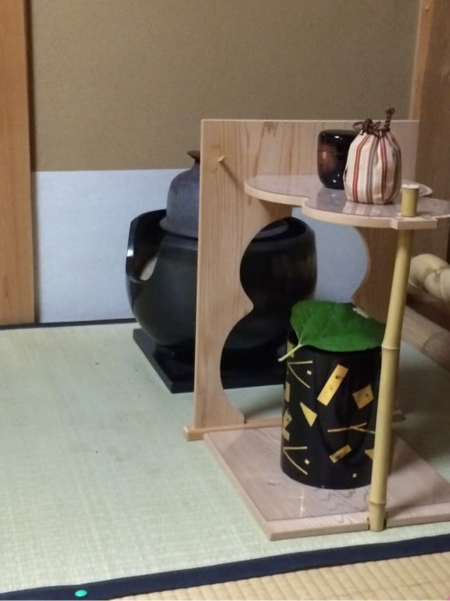 お茶のお稽古 花月 葉蓋 重ね茶碗 明日の風に吹かれて お茶のお稽古 花月 葉蓋 重ね茶碗 明日の風に吹かれて