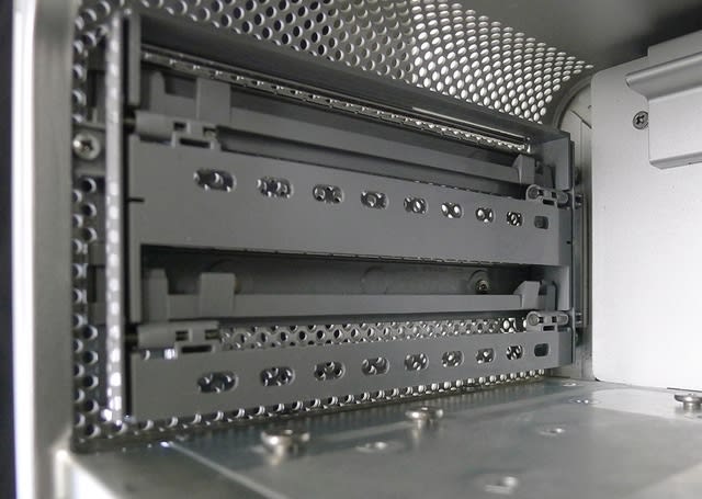 続 Macpro 光学ドライブのシャッターが閉まらない問題 写真屋はどこへ 続 Macpro 光学ドライブのシャッターが閉まらない問題 写真屋はどこへ