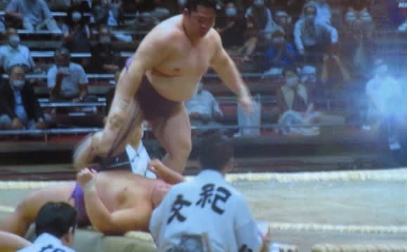 ç§‹å ´æ‰€ã¯ã˜ã¾ã‚‹ æœä¹ƒå±± ç…§ãƒŽå¯Œå£«ã¤ã¾ã¥ã æ°—ã¾ã¾ã«