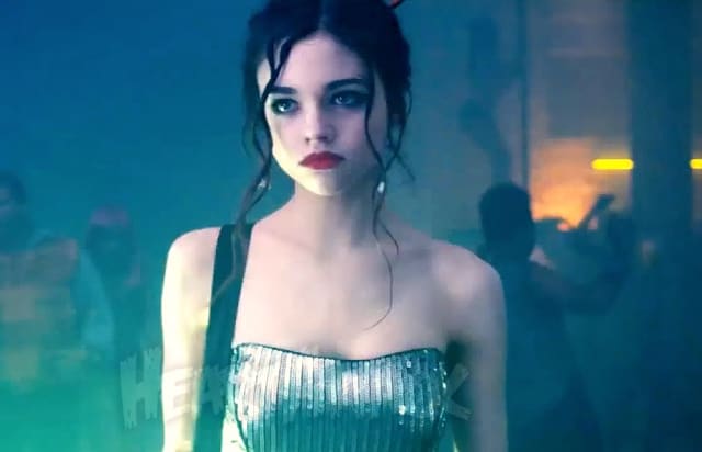 砂羽 インディア アイズリーの赤パンツとニーソックス実写版 Kite すそ洗い