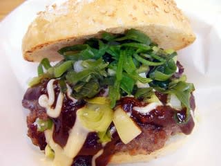 219食め 九条ネギバーガー マハロ のねぎ味噌バーガー 西日本ハンバーガー協会 Nhk 公式ブログ 究極のハンバーガーを作ろう In関西