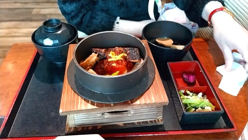 さかえや:鮭の西京焼といくら醤油漬御膳