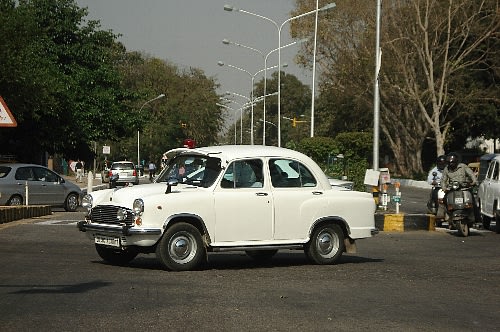 おフランスの印度化計画 インド国民車 アンバサダー 商標を旧プジョーが買収 いか 武相境斜面寓 看猫録