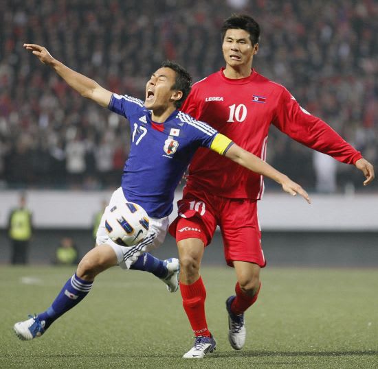 サッカーw杯アジア３次予選 朝鮮 日本に１ ０で勝利 トンチョ蹴球部