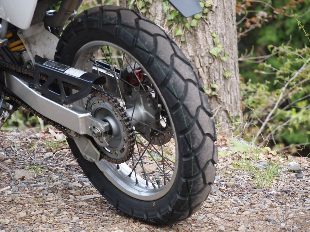 DUNLOP Buroro D604 タイヤを替えてみた - バイクと綴る物語 ～CRF250 RALLYと旅風景～
