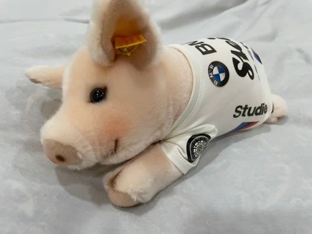 BMW Studie x Steiffの可愛い子豚ちゃん? - blue deco design lab BMW Studie x Steiffの可愛い子豚ちゃん? - blue deco design lab