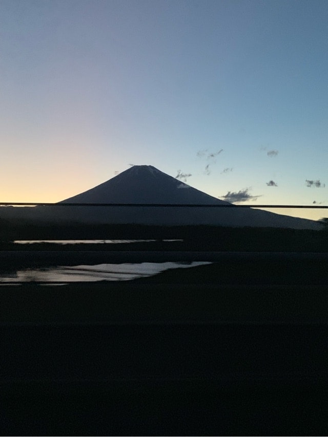富士山の美しいシルエットは 神々しさmax フレンチマム的 生活