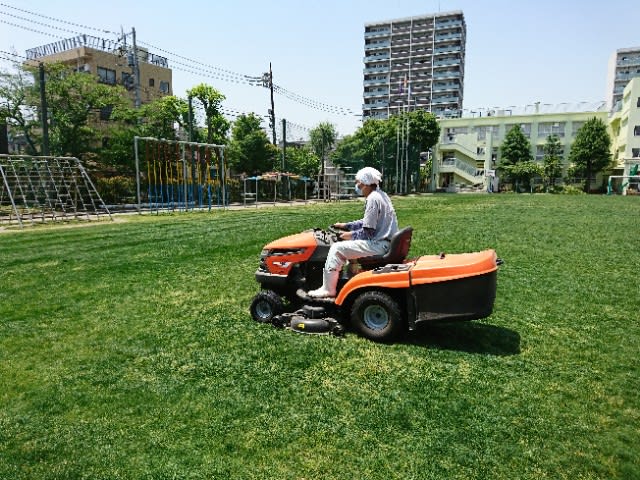 芝刈りやってます 南綾瀬日記