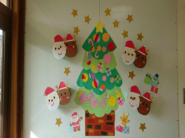 12月の壁面制作は クリスマス どんな切ない日も 取り戻せないのに