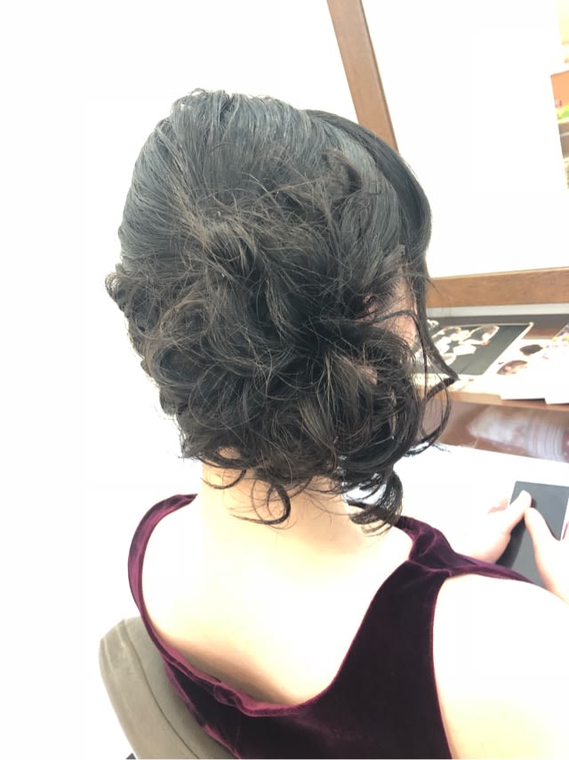 サイドアップ ロング 編み込み Leopard Hair Style Blog 千葉みなとにある女性スタッフのみの美容室レオパードヘアスタイルブログ