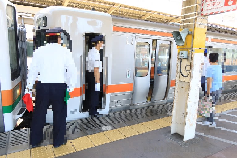 浜松１０時５３分着普通列車 切り離し作業 （２０２１年７月 