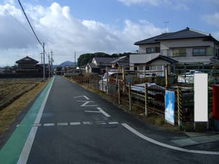 矢橋道と鞭崎八幡宮裏産道（左）の分岐点