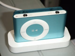 iPod shuffle 充電中～