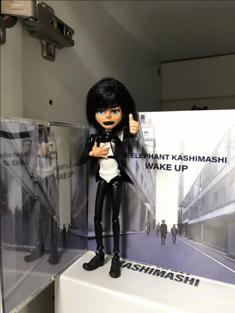 宮本浩次 冬の花 実はとても 前向きな歌なのだと思えた 予期せぬ悲劇に打ち砕かれ心敗れても動じない強い決意 だから負けるわけにはいかないのだ という 充電と放電の毎日