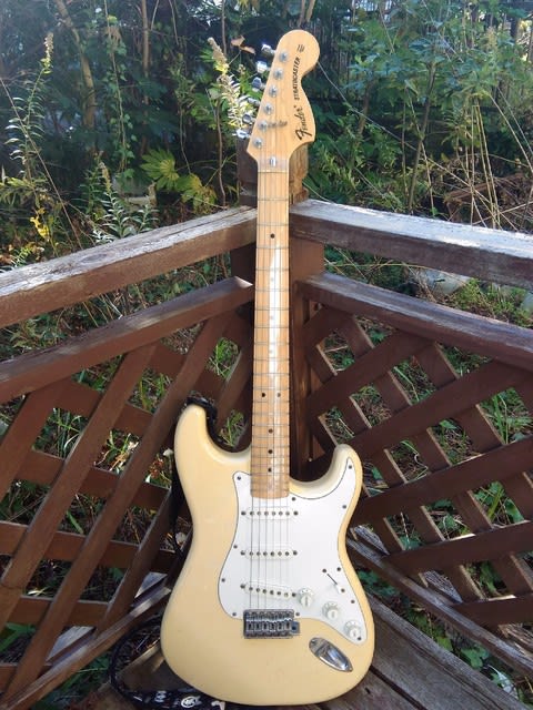 フェンダー　ストラトキャスター　クリーム Fender Player Stratocaster HSS, Maple Fingerboard