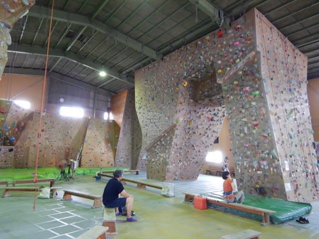 クライミングジムの進化形 岳と森