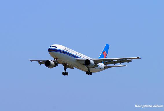 1/200 中国南方航空 B757 1/200 中国南方航空 B757 中国南方航空B757-200とA300-600