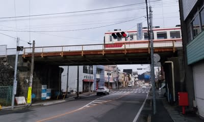栃木県日光市瀬川の東武鉄道の高架